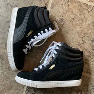 EUC Puma Sky Wedge Sneakers - Black